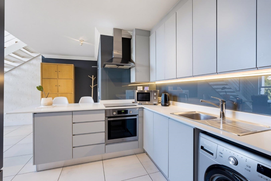 To Let 1 Bedroom Property for Rent in Oranjezicht Western Cape